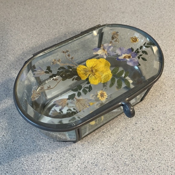 The Unbranded Brand Other - VTG Glass Trinket Keepsake Jewelry Box Cottagecore Pressed Dried Flowers